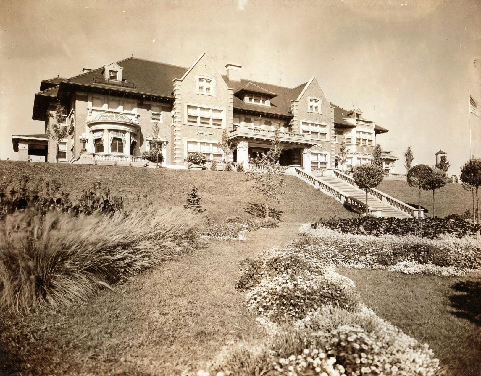 19860330 -- William Bettendorf House